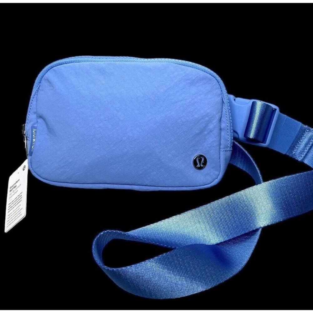 Lululemon Everywhere Belt Bag 1L Pastel Blue Nwt item 127